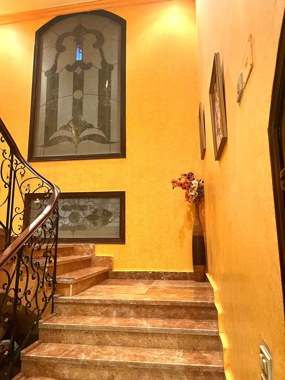 فيلا  في موقع مميز جدا بجوار جامعه ٦ اكتوبر