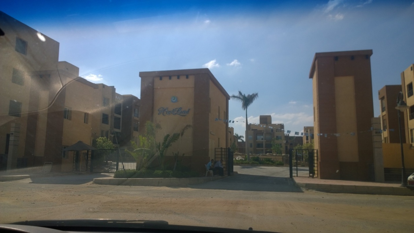 شقة كبيرة بكمبوند هاى لاند 