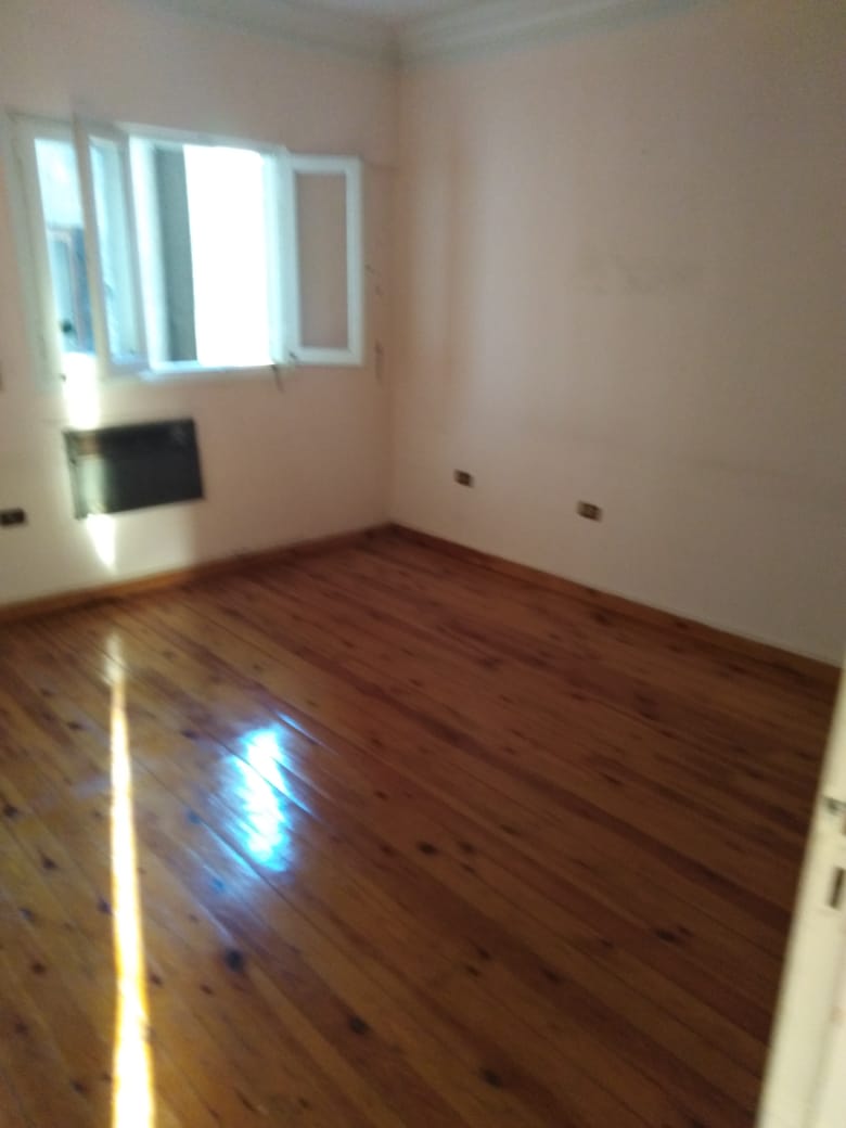 شقه دقيقتين ماشى لنادى الصيد